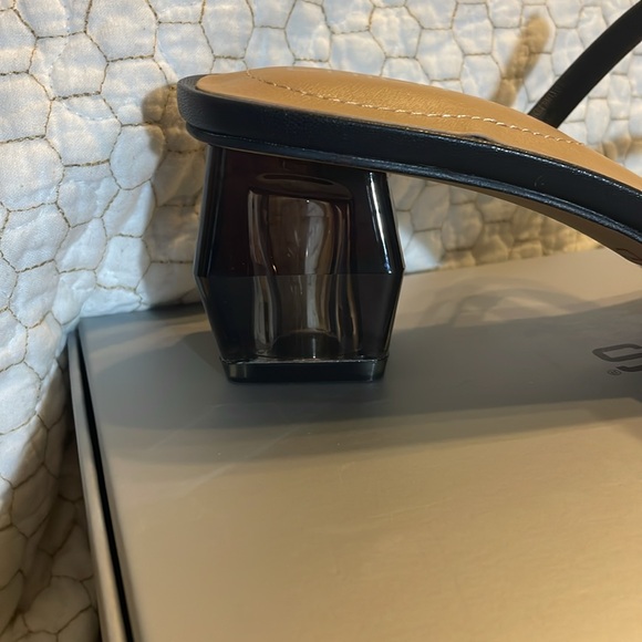 CHICO’S Black strapping sandal with black lucite square heel - Picture 4 of 8